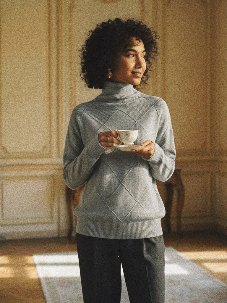 Pull Col Roulé "Losange Chic" - Maille Texturée